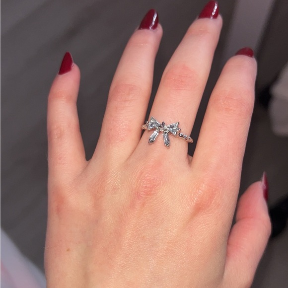 Simple and dainty bracelet and ring set - Picture 5 of 6